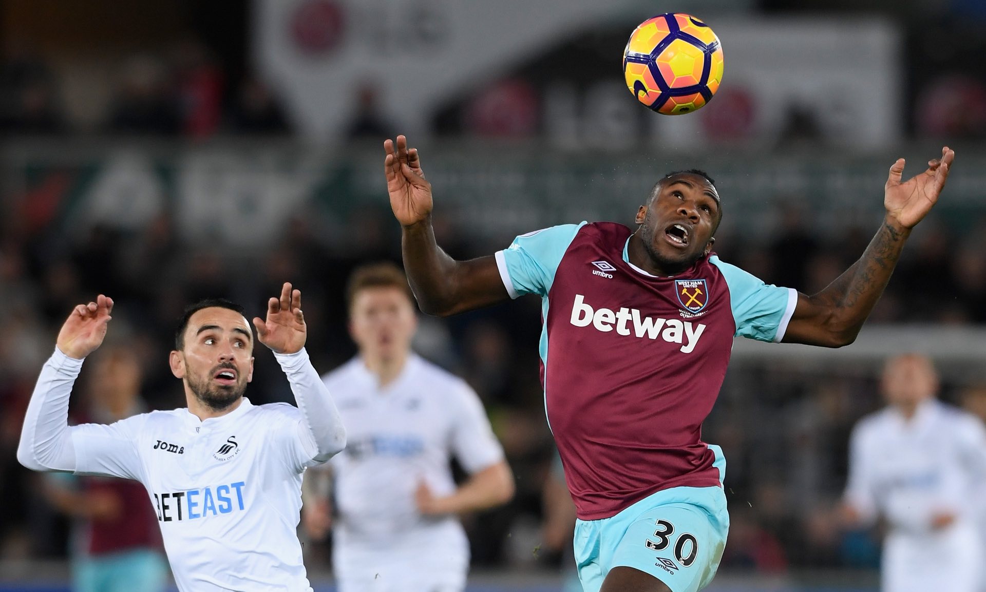 他们通过场 他们通过场